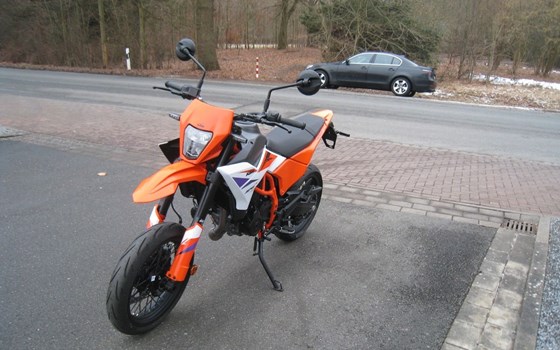 Neufahrzeug KTM 390 SMC R - Bild 5