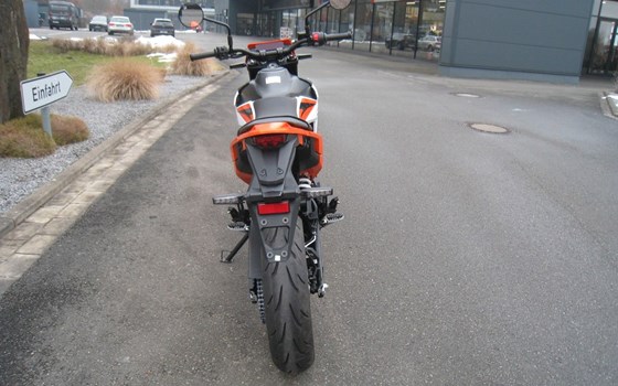 Neufahrzeug KTM 390 SMC R - Bild 8