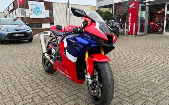 Gebrauchtmotorrad Honda CBR1000RR-R Fireblade SP - Bild 2