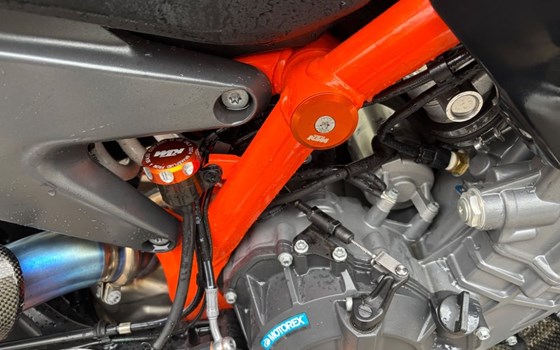 Gebrauchtmotorrad KTM 890 Duke R - Bild 15