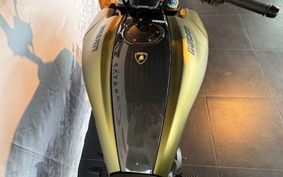 Gebrauchtmotorrad Ducati Diavel 1260 Lamborghini - Bild 11