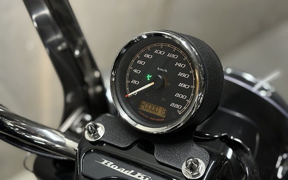 Gebrauchtmotorrad Harley-Davidson Road King Police FLHP - Bild 9