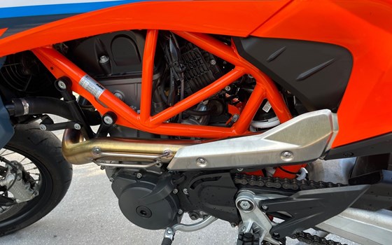 Gebrauchtmotorrad KTM 690 SMC R - Bild 3