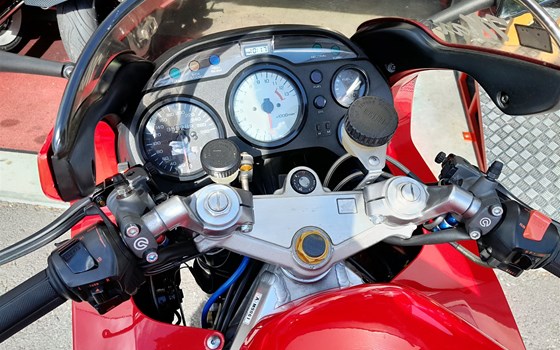 Gebrauchtmotorrad Honda VFR 750 F - Bild 3