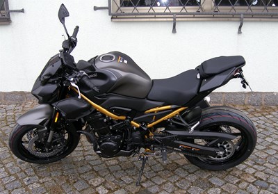 Z900