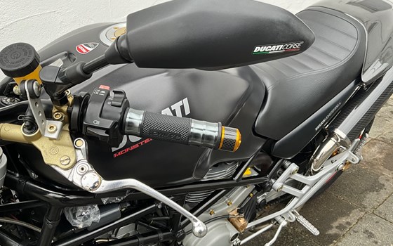 Gebrauchtmotorrad Ducati Monster 900 i.e. Dark - Bild 11
