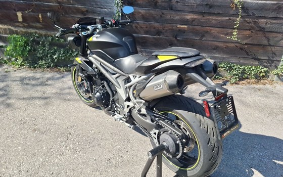 Gebrauchtmotorrad Triumph Speed Triple RS - Bild 11