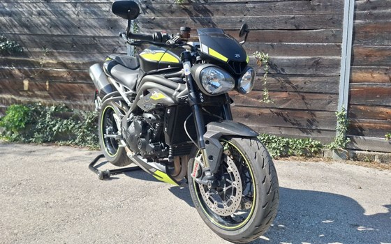 Gebrauchtmotorrad Triumph Speed Triple RS - Bild 5