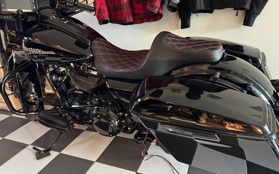 Gebrauchtmotorrad Harley-Davidson Touring Street Glide Special FLHXS - Bild 12