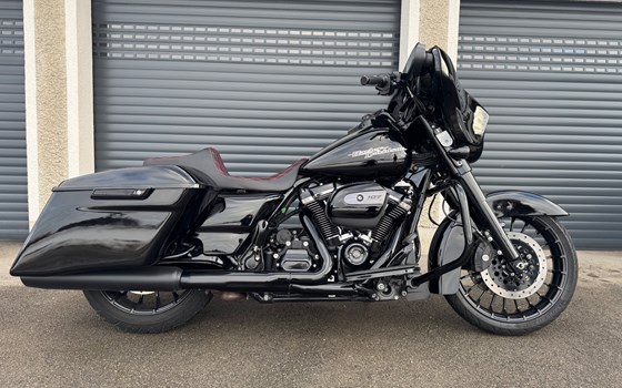Gebrauchtmotorrad Harley-Davidson Street Glide FLHX - Bild 3