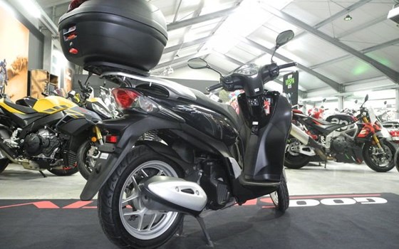 Gebrauchtmotorrad Honda SH125 - Bild 7