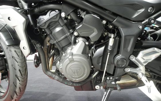Gebrauchtmotorrad Triumph Trident 660 - Bild 11