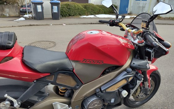 Gebrauchtmotorrad Aprilia Tuono V2 1000 - Bild 10