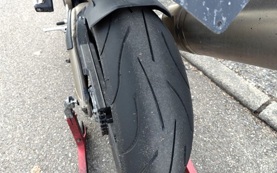 Gebrauchtmotorrad Aprilia Tuono V2 1000 - Bild 4