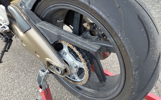 Gebrauchtmotorrad Aprilia Tuono V2 1000 - Bild 5