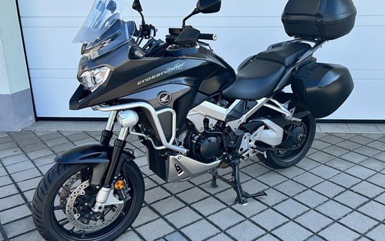 Gebrauchtmotorrad Honda VFR 800 F - Bild 1