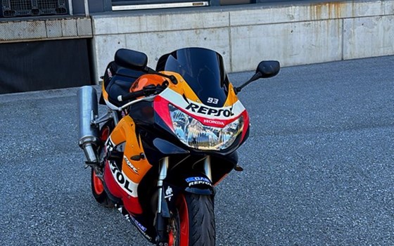 Gebrauchtmotorrad Honda CBR 900 RR Fireblade - Bild 4