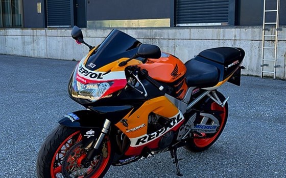 Gebrauchtmotorrad Honda CBR 900 RR Fireblade - Bild 5