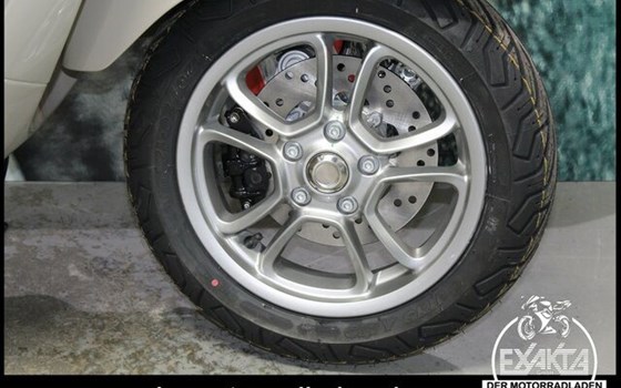 Neufahrzeug Vespa GTS 125 - Bild 21