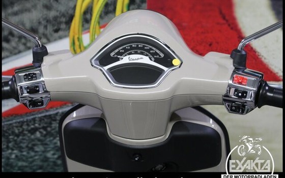Gebrauchtmotorrad Vespa Primavera 125 Sport - Bild 11