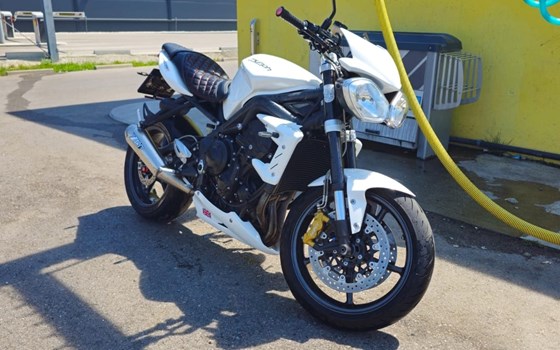 Gebrauchtmotorrad Triumph Street Triple 675 R - Bild 1