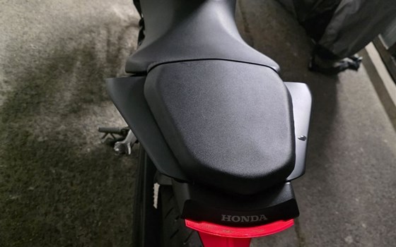 Gebrauchtmotorrad Honda CB125R - Bild 7