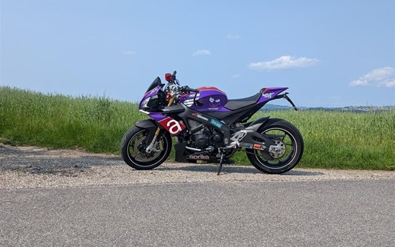 Gebrauchtmotorrad Aprilia Tuono V4 1100 - Bild 1