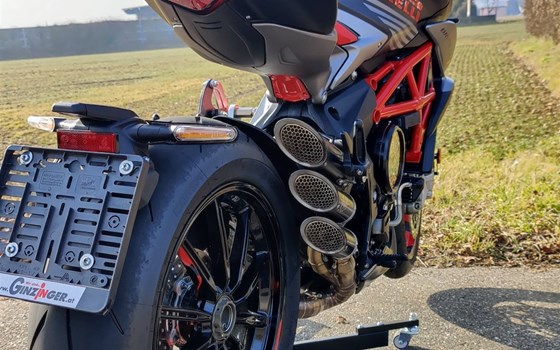 Gebrauchtmotorrad MV Agusta Brutale 800 RR Pirelli - Bild 4