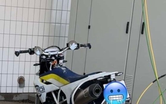 Gebrauchtmotorrad Husqvarna 701 Supermoto - Bild 3