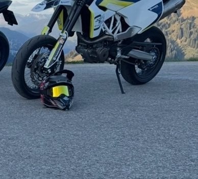 Gebrauchtmotorrad Husqvarna 701 Supermoto - Bild 5