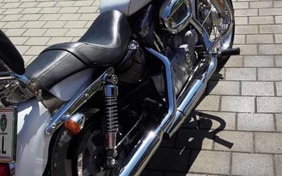 Gebrauchtmotorrad Harley-Davidson Sportster XL 883 C Custom - Bild 1