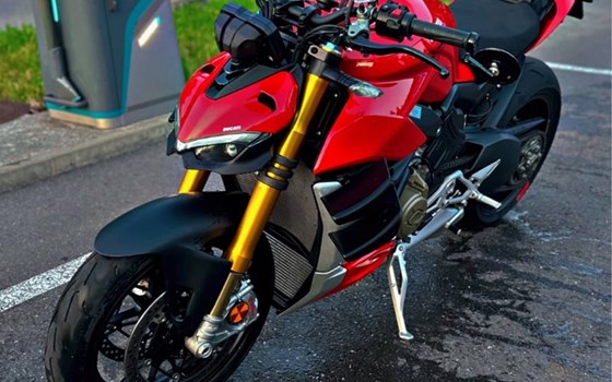 Gebrauchtmotorrad Ducati Streetfighter V4 S - Bild 4