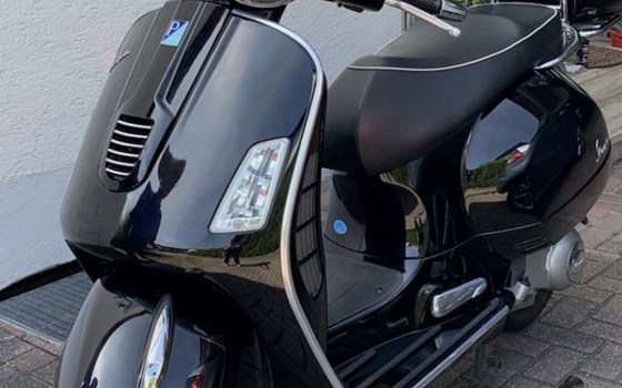 Gebrauchtmotorrad Vespa GTS 300 - Bild 4