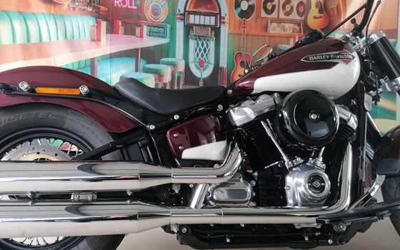 Gebrauchtmotorrad Harley-Davidson Softail Slim FLSL - Bild 2