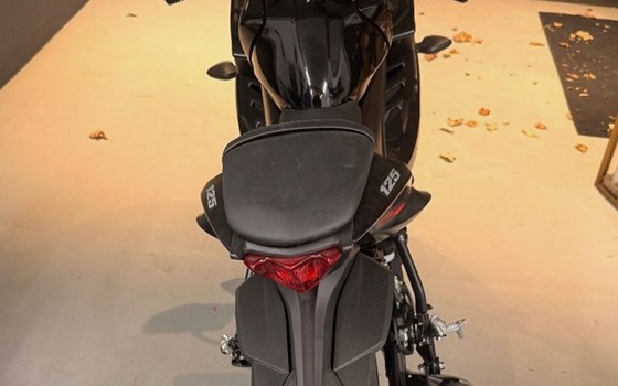 Gebrauchtmotorrad Suzuki GSX-R125 - Bild 1