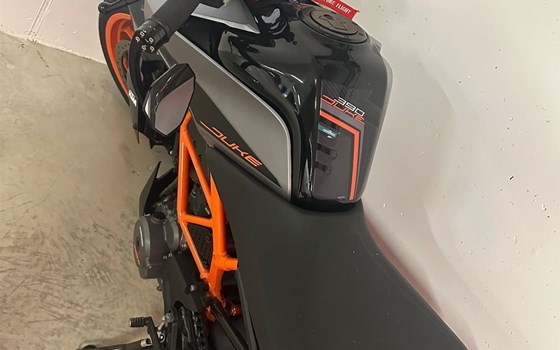 Motorrad Occasion KTM 390 Duke - Bild 6
