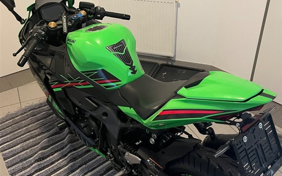 Gebrauchtmotorrad Kawasaki Ninja ZX-4RR - Bild 4