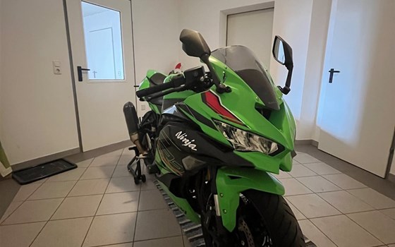 Gebrauchtmotorrad Kawasaki Ninja ZX-4RR - Bild 6