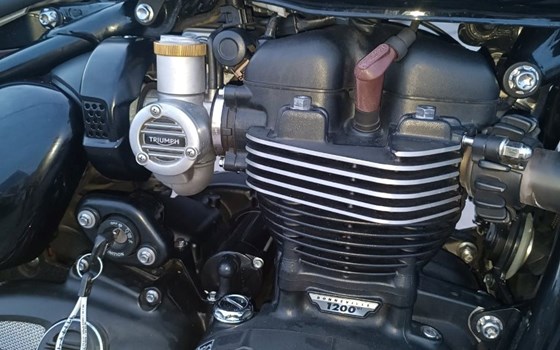 Gebrauchtmotorrad Triumph Bonneville Bobber Black - Bild 7