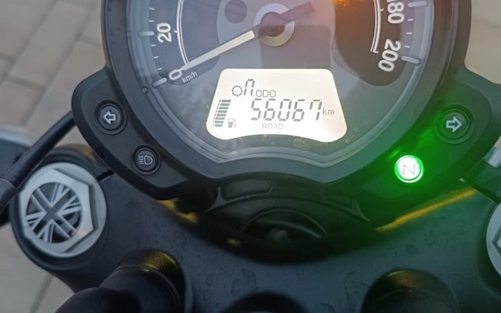 Gebrauchtmotorrad Triumph Bonneville Bobber Black - Bild 8