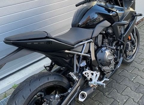 Gebrauchtmotorrad Suzuki GSX-8R - Bild 3