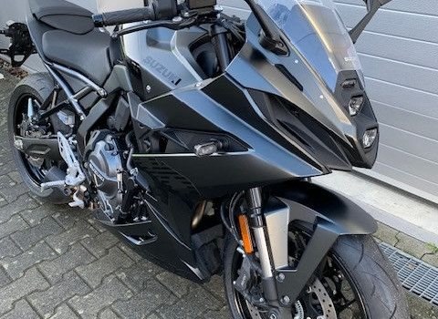 Gebrauchtmotorrad Suzuki GSX-8R - Bild 4