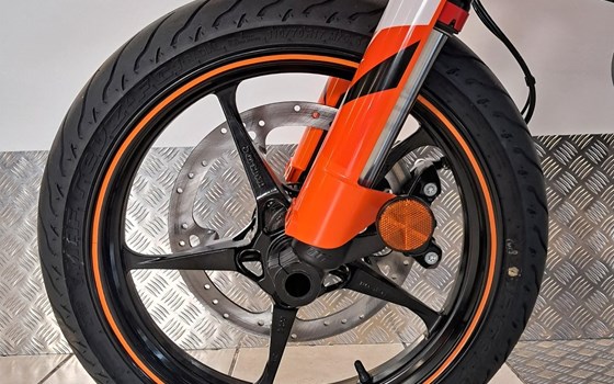 Neufahrzeug KTM 125 SMC R - Bild 11