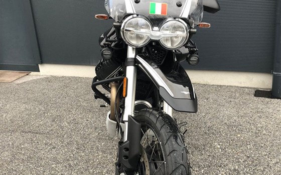 Gebrauchtmotorrad Moto Guzzi V85 TT Guardia d'Onore - Bild 9