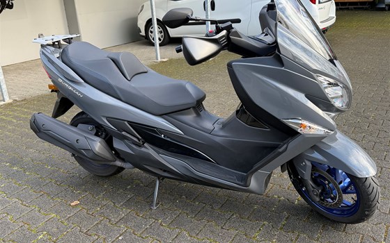 Gebrauchtmotorrad Suzuki Burgman 400 - Bild 3