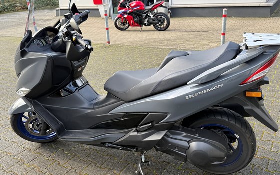 Gebrauchtmotorrad Suzuki Burgman 400 - Bild 6