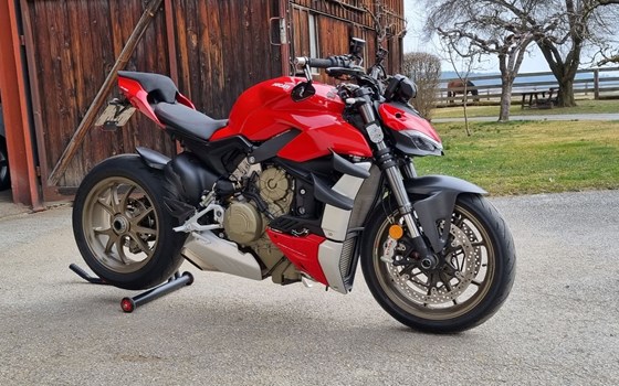 Gebrauchtmotorrad Ducati Streetfighter V4 - Bild 1