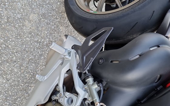 Gebrauchtmotorrad Ducati Streetfighter V4 - Bild 4