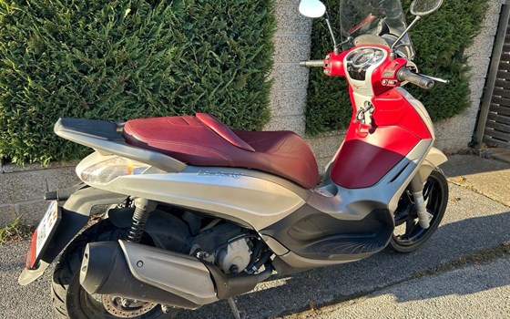 Gebrauchtmotorrad Piaggio Beverly 350ie Sport Touring - Bild 3