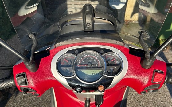 Gebrauchtmotorrad Piaggio Beverly 350ie Sport Touring - Bild 5